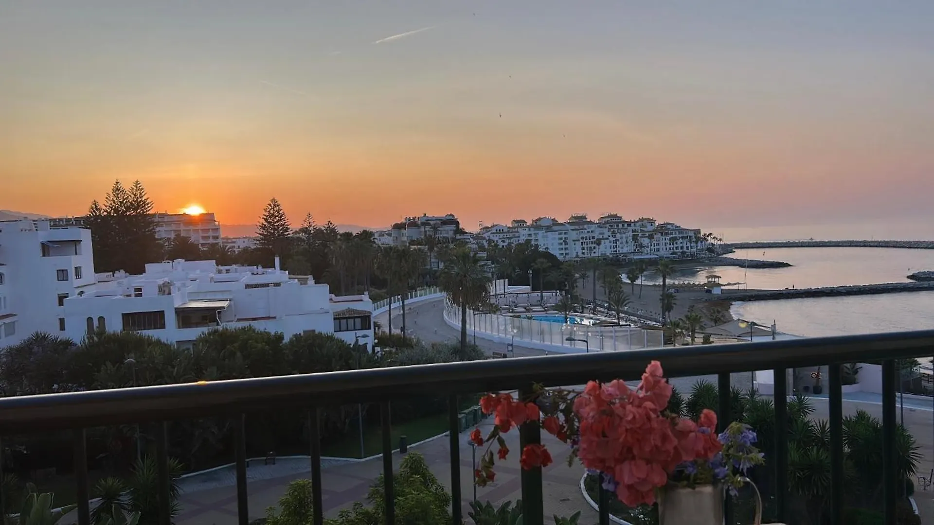 Puerto Banus Playa contacts